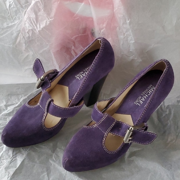 Shoes - Picture 2 of 5